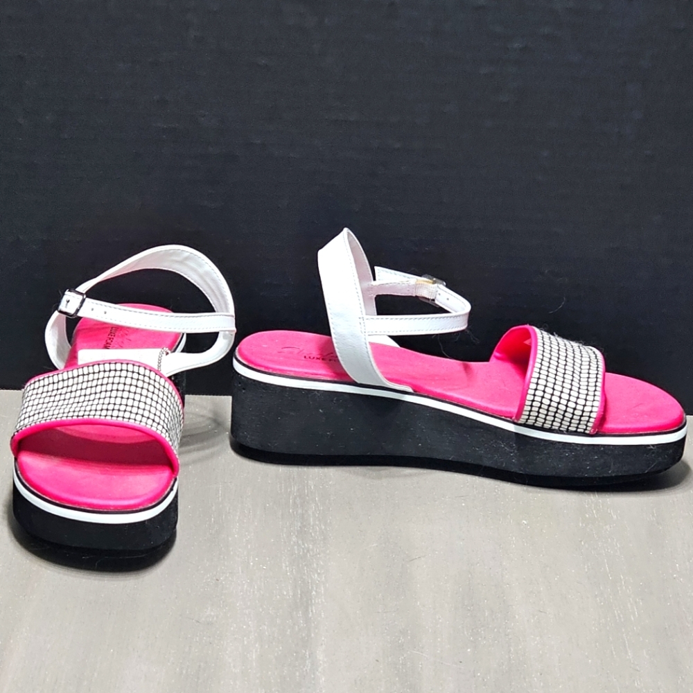 9M Skechers Hush Hush Platform Sandals